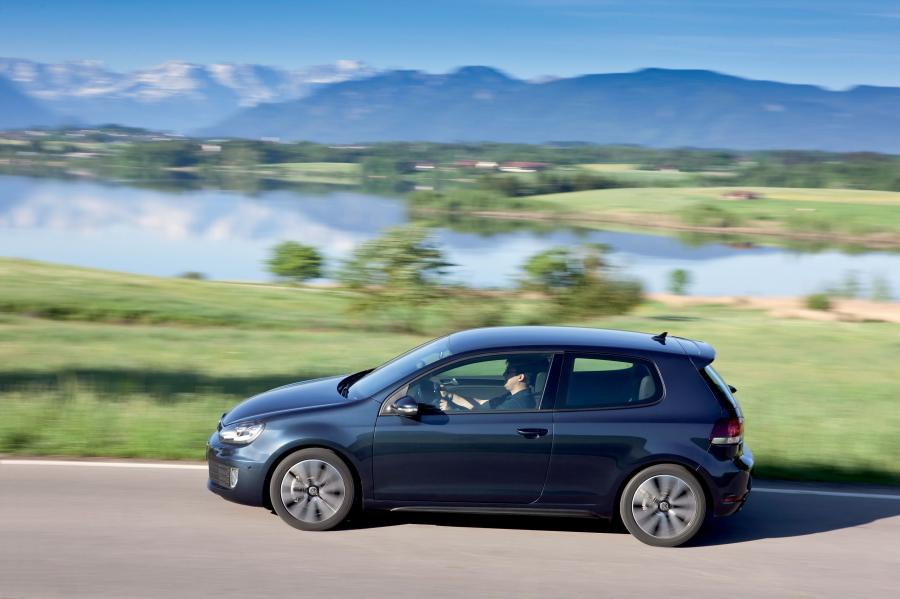  Volkswagen Golf GTD 2011 года  (фото 21 из 35)